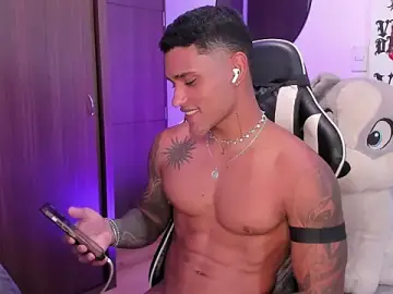 Stripchat Adult Webcam of Alessandro_Vanni