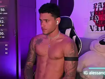 Stripchat Free Porn Cam of Alessandro_Vanni