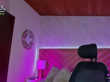 Stripchat Live Sex Cam of alice_kingsley_