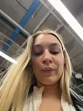 Stripchat Nude Webcam of SashaCatt