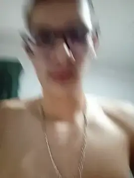 Stripchat Live Sex Cam of Luis_S018