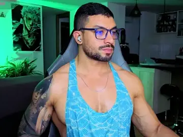 Stripchat Free Porn Cam of Michael_Diamond