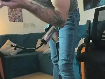 Stripchat Sex Cam of marioslim