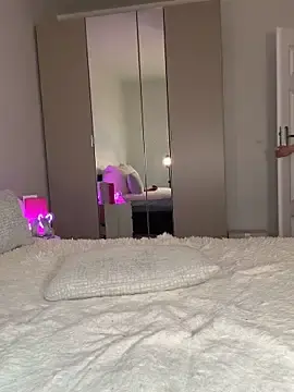 Stripchat Live Sex Cam of AngelLeeen