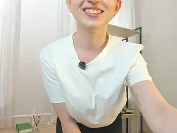 Stripchat Adult Webcam of PetraLynds