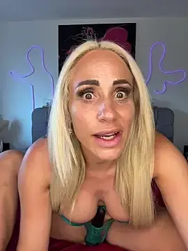 Stripchat Free Porn Cam of LunaSky_Official