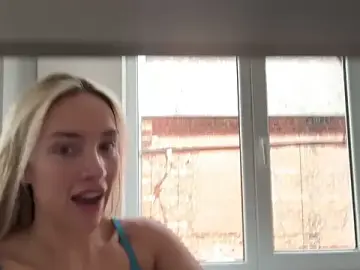 Stripchat Live Sex Cam of Naughtyblondex