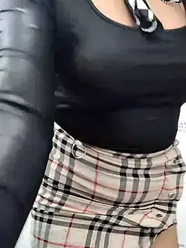 Stripchat Adult Webcams of _Sarah-Office1