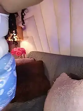 Stripchat Live Sex Cam of KITY_HILL