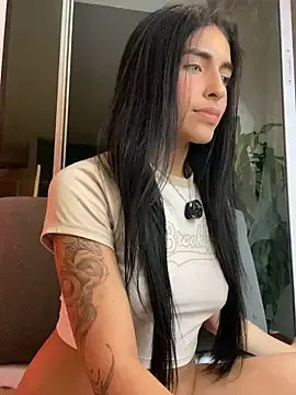 Stripchat Free Live Porn of DaphneUwu