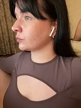 Stripchat Free Porn Cam of Poly_Nick