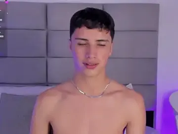 Stripchat Sex Cam of JoshClaarktt