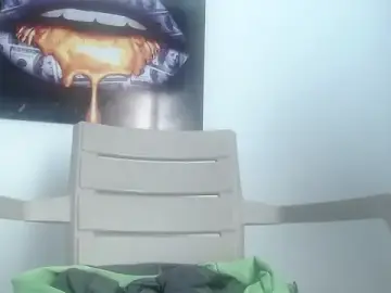 Stripchat Live Porn of drake_brwon_23
