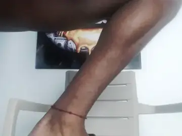 Stripchat Free Porn Cam of drake_brwon_23