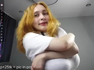 Stripchat Free Porn Cam of HannaHayles