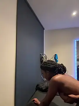 Stripchat Free Porn Cam of Yungsexebony