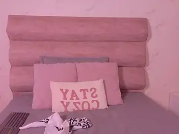 Stripchat Live Sex Cam of Diamondpierce