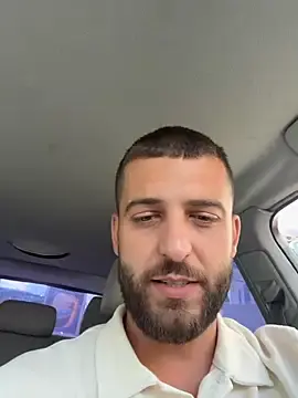 Stripchat Free Porn Cam of Pablo_Hornyguy95