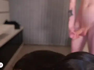 Stripchat Sex Cam of calehot98