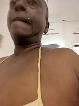 Stripchat Free Live Porn of mamakarma1403