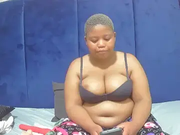 Stripchat Live Sex Cam of Chubby-chickx