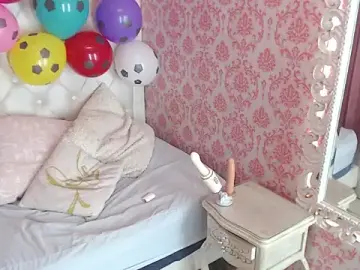 Stripchat Sex Cam of Mini_Rouse