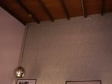 Stripchat Free Porn Cam of ElleDiane