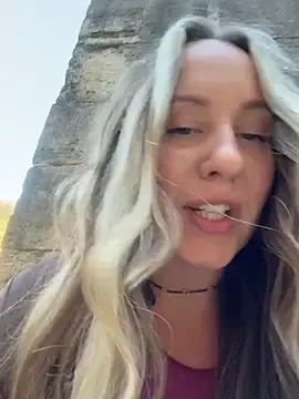 Stripchat Free Live Porn of Mona_Plus