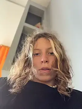 Stripchat Sex Cam of RinaMood