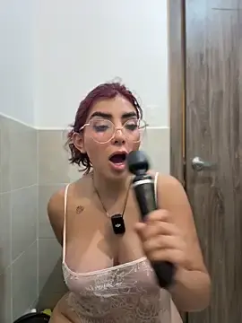 Stripchat Live Porn of MartinaSooler