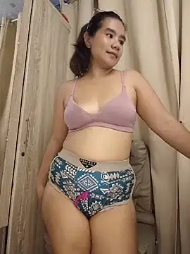Stripchat Live Sex Cam of Kissy07