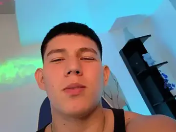 Stripchat Live Porn of JamesCr_