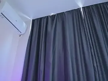 Stripchat Live Sex Cam of S3Xyes