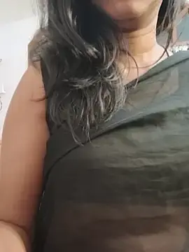 Stripchat Live Sex Cam of Taara1