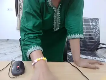 Stripchat Watch Live Sex Cams of akeera78