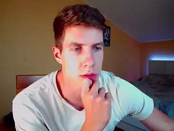 Stripchat Free Porn Cam of Chris_Brien