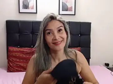 Stripchat Live Sex of Violette_Adams
