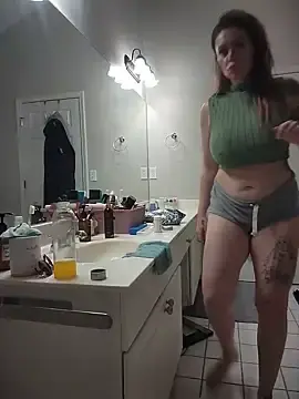 Stripchat Sex Cam of HollyTattoo