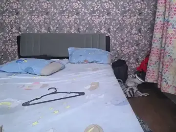 Stripchat Sex Cam of Baby_Crussh