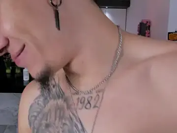 Stripchat Adult Webcam of sexy_hot_friends_