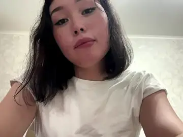 Stripchat Adult Webcam of LilowNax