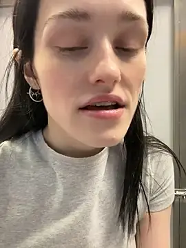 Stripchat Free Live Porn of Mia_Mia_M