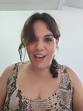 Stripchat Live Sex of Bellapotencia1985
