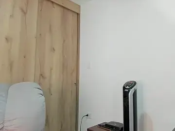 Stripchat Live Sex of xspecialoomx