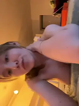 Stripchat Free Live Porn of Eva_Weyne