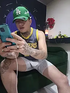 Stripchat Sex Cam of Valentino_dominusSexx