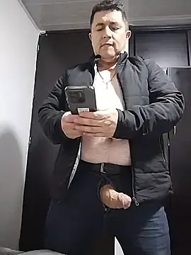 Stripchat Sex Cam of BigCristh79