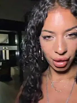 Stripchat Best Webcam of AlyssaHottv_