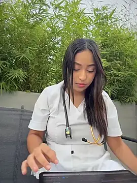 Stripchat Free Live Porn of Mia_Alanna