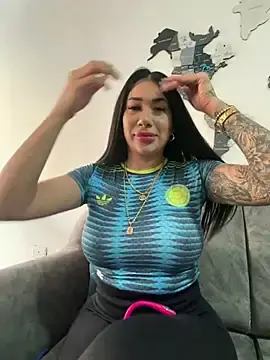 Stripchat Live Sex Cam of kiim_taaylor